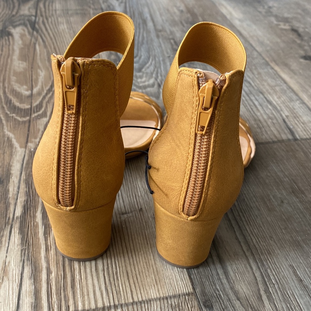 White Mountain Mustard Yellow Sandals - Picture 3 of 6